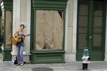Straßenmusikerin in New Orleans