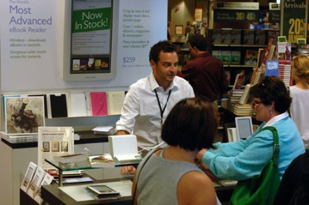 nook Der eBook-Reader nook wird bei Barnes & Nobles verkauft.