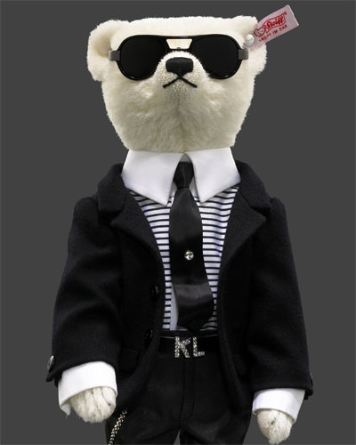 Der Lagerfeld-Teddy von Steiff. 