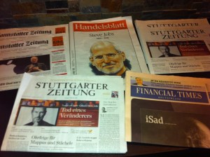 Foto 1 Deutsche Zeitungen nach dem Tod von Steve Jobs.