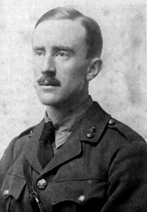 J.R.R. Tolkien im Jahre 1916.  Foto: Wikipedia