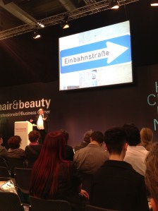 Social Media ist keine Einbahnstraße.