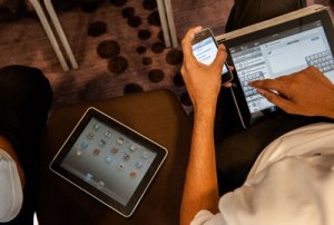 Digitale Lesegeräte auf der Buchmesse. Foto: Bernd Hartung