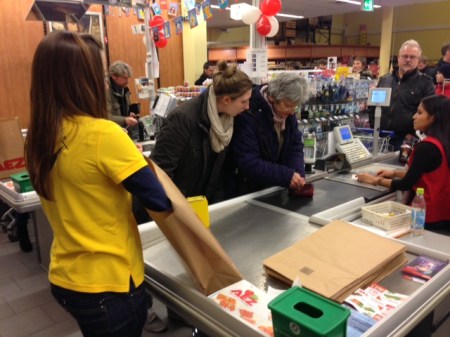 Friendly Service heißt der Verpackungsservice im AEZ. 