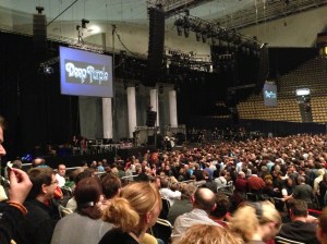 Warten auf den Deep Purple Auftritt in der Olympia-Halle in München