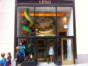 Der Eingang zum Lego Store New York.