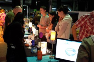 Schmuck und Lampen im 3D-Druckverfahren bei Scope for Design.