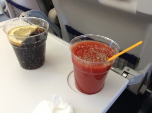 Sicherer Stand für den Tomatensaft. 