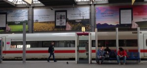 Amazon-Werbung im Münchner Hauptbahnhof. 