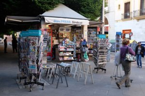 Woher kommen die Nachrichten für die Zeitungen aus aller Welt?