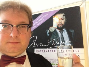 Komische Idee - Wagner im Kino, aber doch gut.