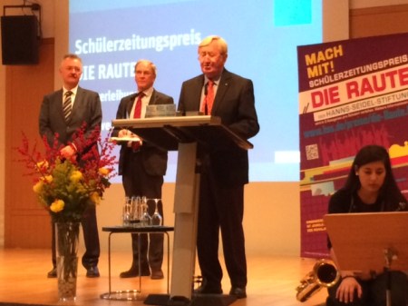 Die Verlegung wurde vorgenommen von Peter Müller (KuMi), Franz Guber und Hans Zehetmair (beide HSS). 