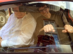 Matthias J. Lange und Thomas Gerlach nehmen Platz.