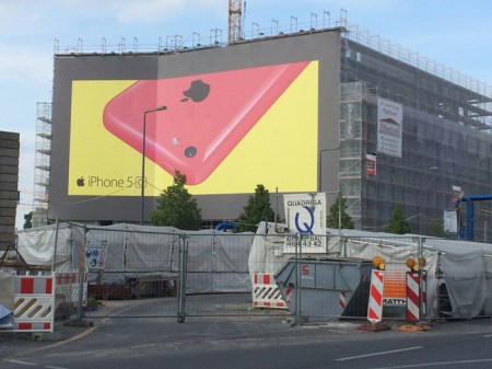 Unauffällig ist die Werbung nicht gerade.