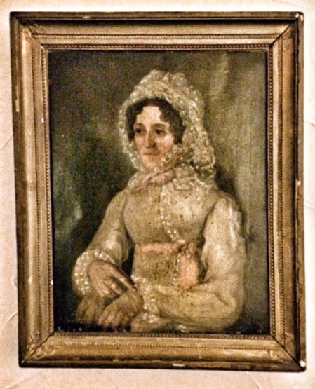 Die weiße Frau  ein wenig nach bearbeitet, damit man die Extrafarbe sieht.