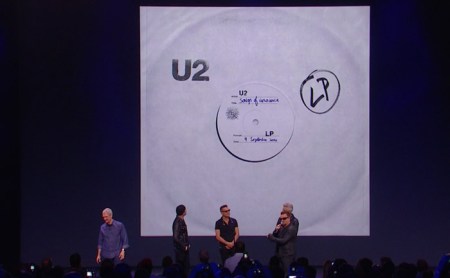 Bei iTunes gibt es das neue U2 Album umsonst.