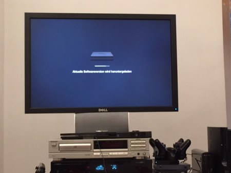 Amazon Fire TV installiert sich.