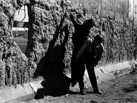 Ein Mauerspecht der besonderen Art. Foto: Lange