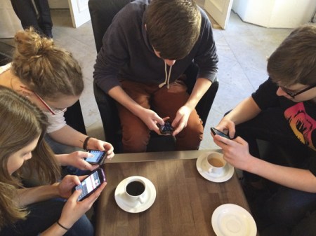 Wir sollten uns an dieses Bild gewöhnen, denn mobiles Internet ist Realität. 