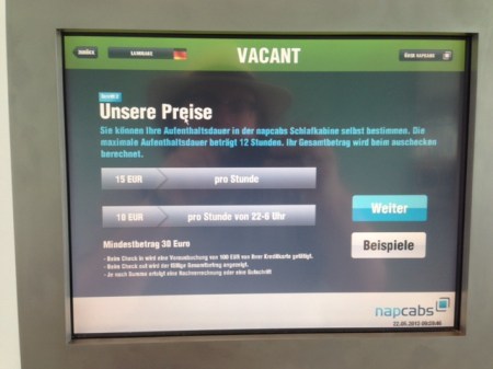 Zwei Kapseln neben einander.