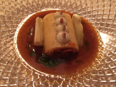 Gefüllte Spaghettini mit Fenchel in mediterranem Gemüsefond