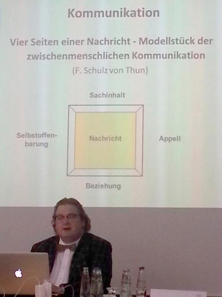 4 Ohren Modell im Seminar.