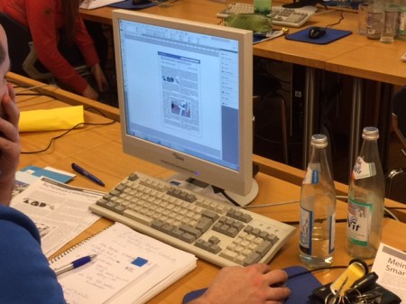 DTP-Arbeit am PC gehört dazu.