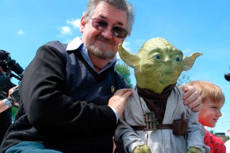 Mal sehen, ob Nick den Yoda dabei hat.
