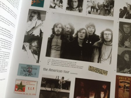 Ein schönes Booklet gibt es auch.