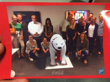 Gruppenbild mit virtuellem Eisbar bei Metaio.