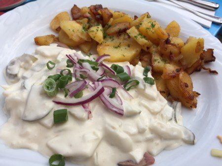 Matjes Hausfrauenart mit Bratkartoffel