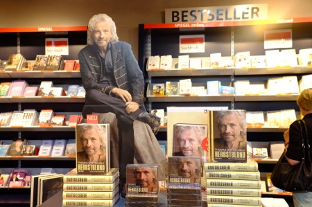 Werbung im Hugendubel in Erfurt.