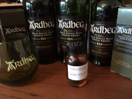 Die Probe fühlt sich in meiner Ardbeg-Familie wohl.