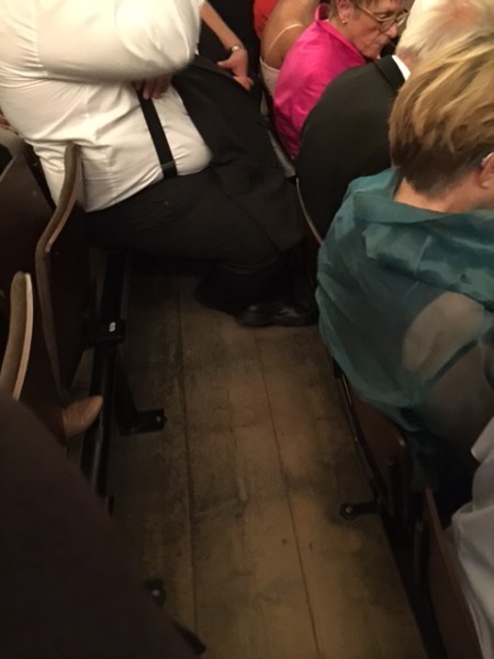 Dieser arme Mann tat mir echt leid. 