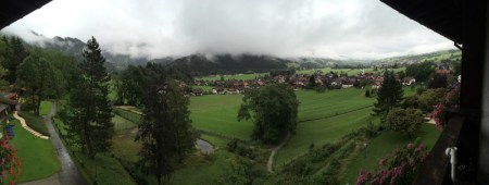 Blick auf das schöne Bad Hindelang von meinem Hotelzimmer aus.