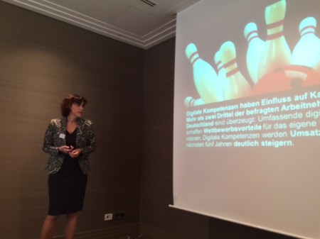 Simone Frömming, Country Manager Deutschland bei VMware, stellt die Studie vor.