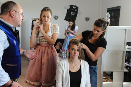 Josef Wieser und sein Team stylen die Spielerfrauen vom TSV 1860 München.