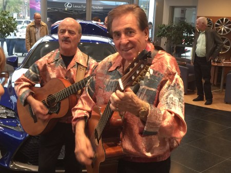 Musik, eins, zwei, drei - das Duo machte Stimmung.