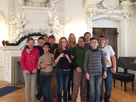 Die ComPost-Redaktion im Kaisersaal in Kloster Banz.