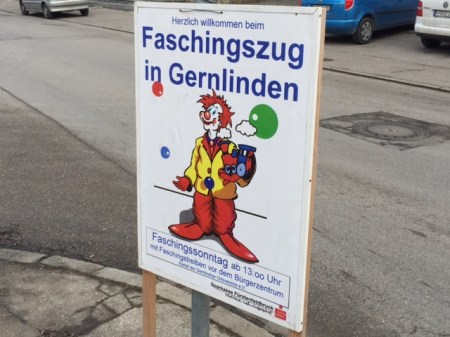 Bald ist im Nebendorf wieder ein Faschingsumzug. Was zieht man an?