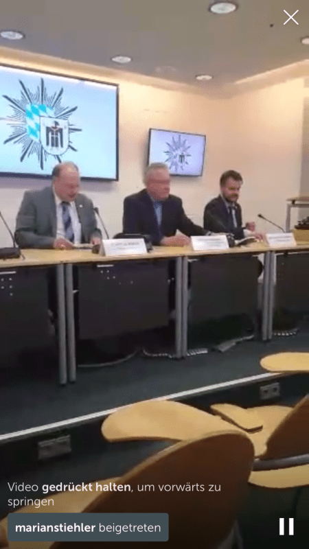 Gegen 2 Uhr nachts kam noch die erste Periskope-Übertragung der Polizei hinzu. 