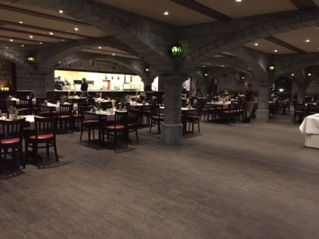 Im Restaurant der Königsburg wurde serviert.