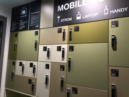 Gute Idee - ein Hotel für Smartphone und Co in den Reim Arkaden in München.