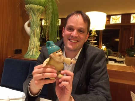 Armin Groß - stolzer Besitzer des Steiff Schwefelmännchens.
