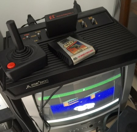 Atari 2600 als Darth Vader-Edition in meinem Arbeitszimmer.