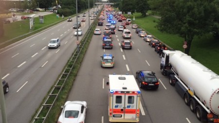 Der Mittlere Ring war voller Polizei, die Richtung OEZ fuhr. 