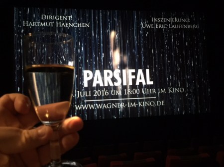 Sekt vor der Übertragung.