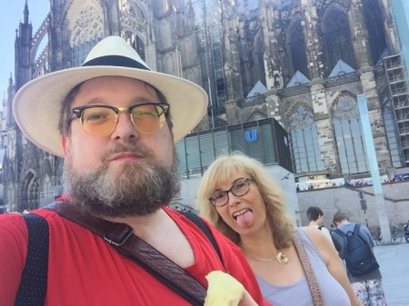 Photobomb der Gattin vor dem Dom.