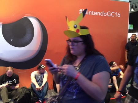 Der Messebesucher als Markenträger für Nintendo - wie genial ist das denn?