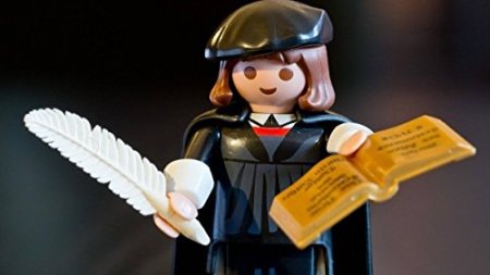 Martin Luther als Playmobil-Figur.
